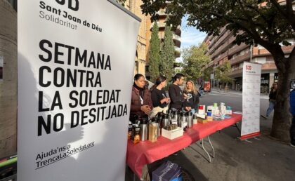 Manresa reuneix més de 200 persones en una acció de la Fundació contra la soledat no desitjada